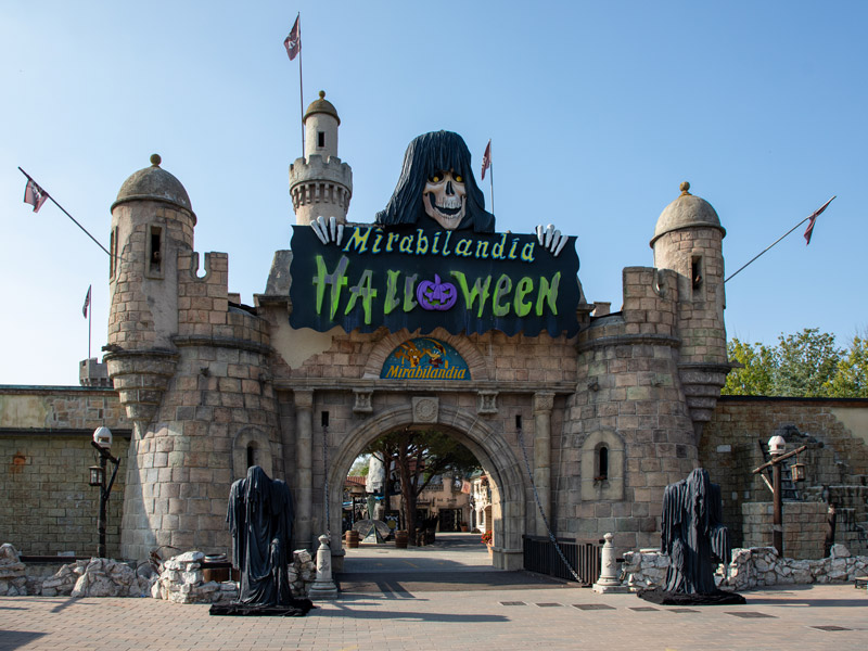 Mirabilandia Halloween castello tematizzato